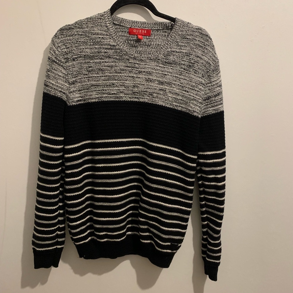◼️ Guess• Stripped sweater